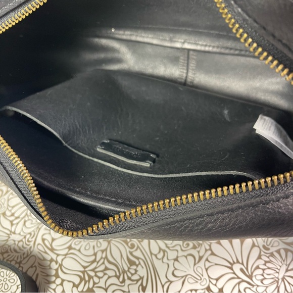 Madewell The Transport Camera Bag - Picture 7 of 13